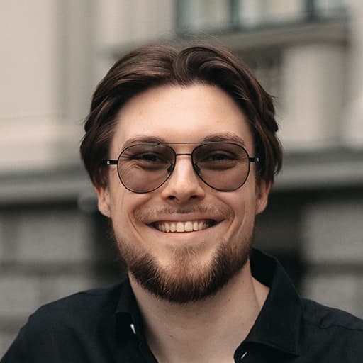 Daniel Afanasyev — Savdo direktori